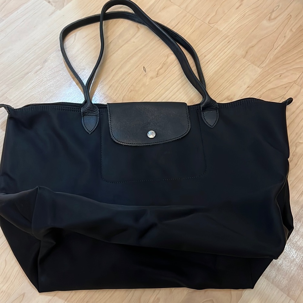 , great condition, little mark shows up more in picture then in person.